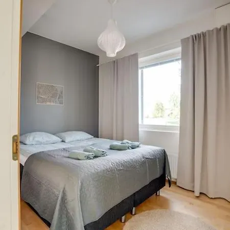 Aurora Fox Suviheinae * Rovaniemi